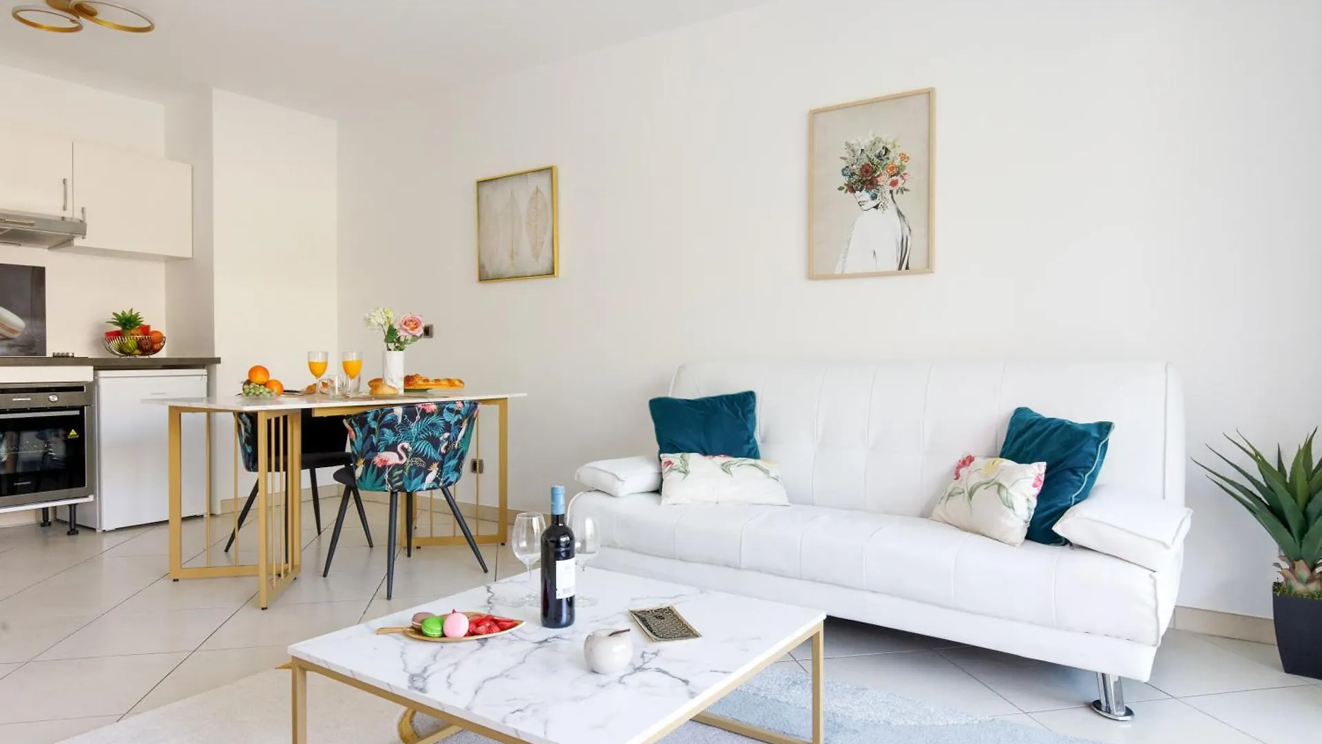 Fleury Home Yourhosthelper Cannes 0*,  France